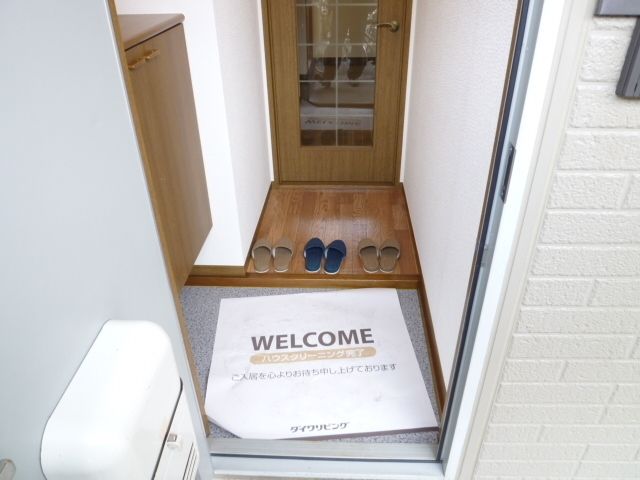 玄関　下駄箱あります