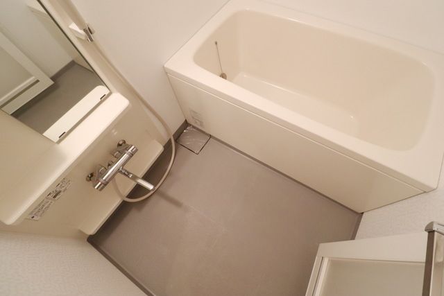 バス・シャワールーム　※別部屋参考写真です