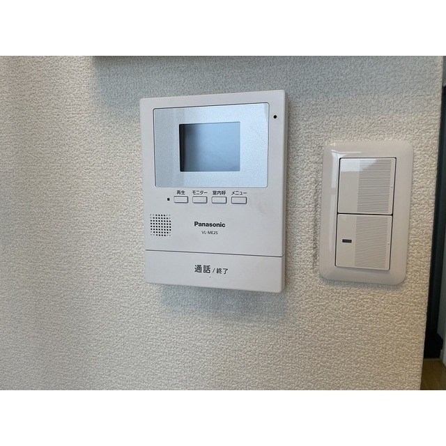 セキュリティ　モニター付きインターホン