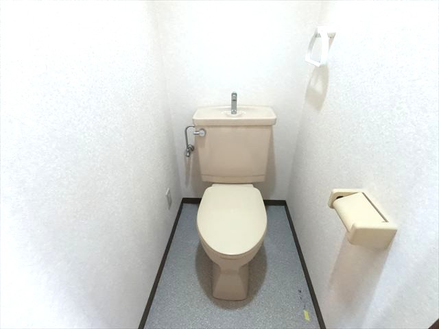 トイレ　ウォシュレットを付けて頂く事が出来るトイレ。
