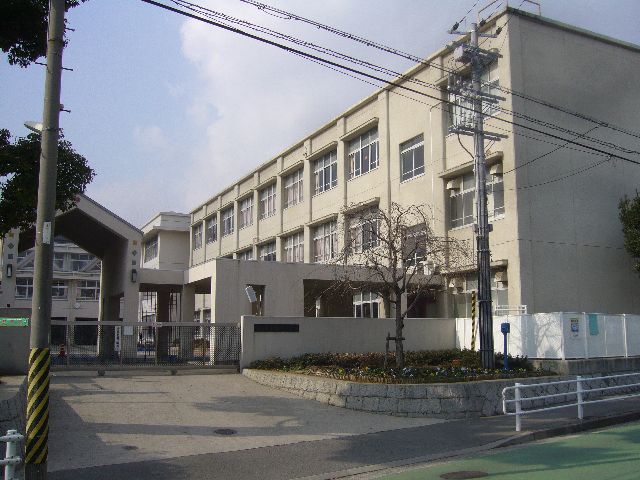 小学校　神戸市立魚崎小学校（小学校）まで844m