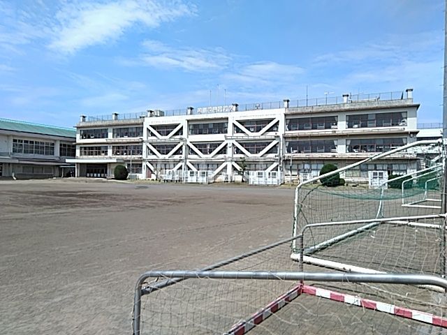 中学校　立川市立立川第五中学校（中学校）まで204m