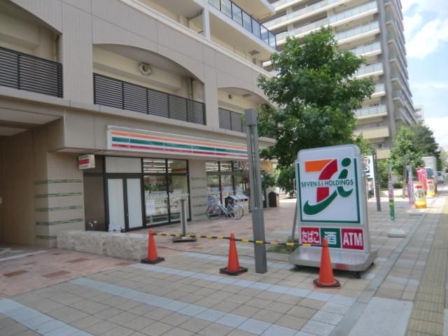 コンビニ　セブンイレブン（コンビニ）まで60m