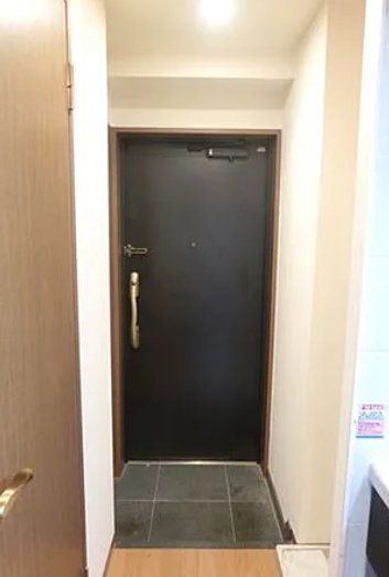玄関　※同タイプの別のお部屋です。