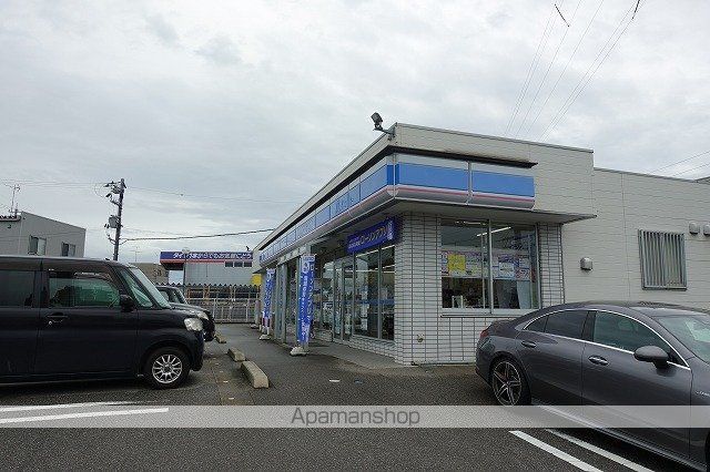 コンビニ　ローソン（コンビニ）まで1756m