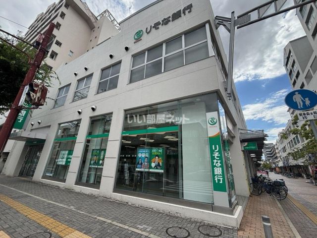 銀行　りそな銀行 尼崎北支店（銀行）まで569m
