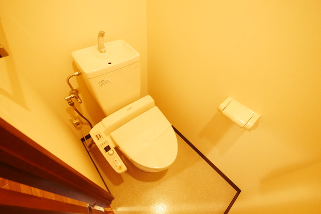 トイレ　★ウォシュレット付きのトイレです★