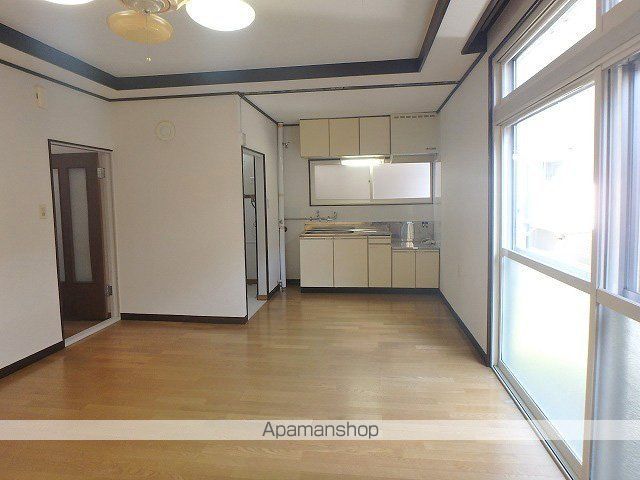 北27条東18丁目5ー3戸建の居間写真