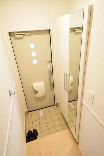 玄関　イメージ。２Ｆの室内写真です！