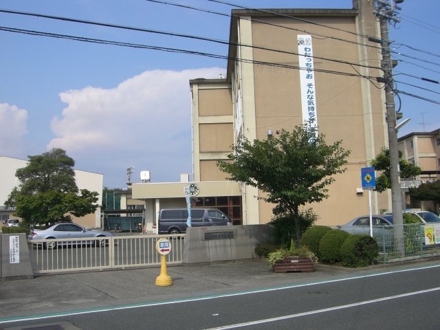 小学校　浜松市立瑞穂小学校（小学校）まで943m