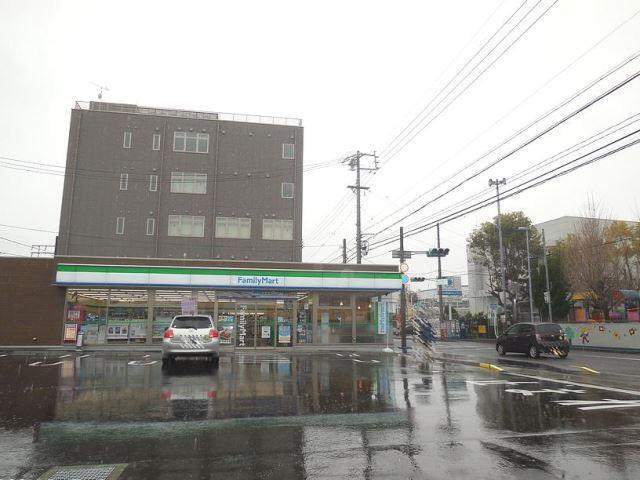 コンビニ　ファミリーマート岐阜田神駅前店（コンビニ）まで342m