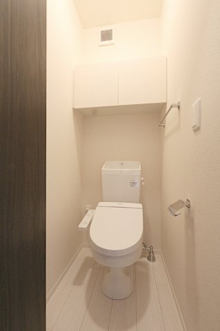トイレ　参考写真（同物件別部屋）
