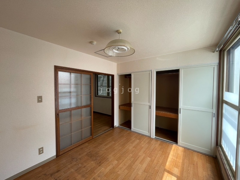その他部屋・スペース　日当たりの良い明るいお部屋です。