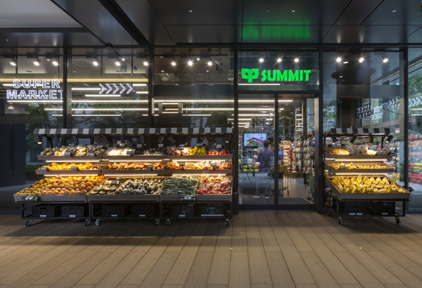 スーパー　サミットストア神田スクエア店（スーパー）まで300m