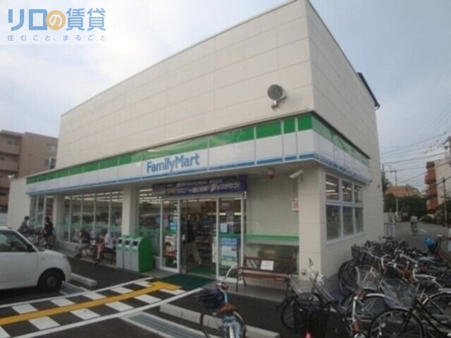 コンビニ　ファミリーマート東淀川大桐一丁目店（コンビニ）まで131m