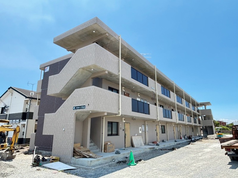 建物外観　※建築中