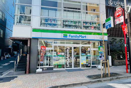 コンビニ　ファミリーマート 神楽坂店（コンビニ）まで323m