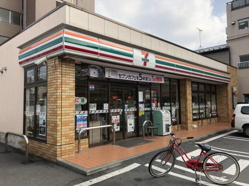 コンビニ　セブンイレブン　西糀谷1丁目店（コンビニ）まで740m