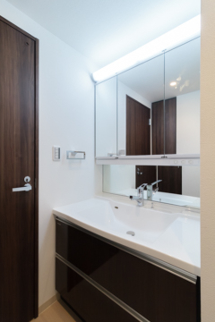 洗面設備　※写真は同タイプ住戸です。