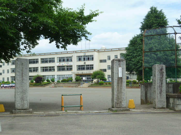 小学校　飯能第一小学校（小学校）まで622m