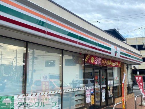 コンビニ　セブンイレブン豊中豊南町東4丁目店（コンビニ）まで520m