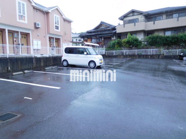 駐車場　広々とした駐車場です。