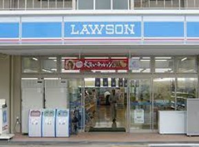 コンビニ　ローソン 三菱ふそうトラックバス店（コンビニ）まで604m
