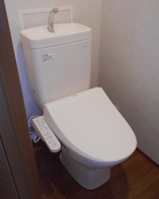 トイレ　ウォシュレット完備のトイレ
