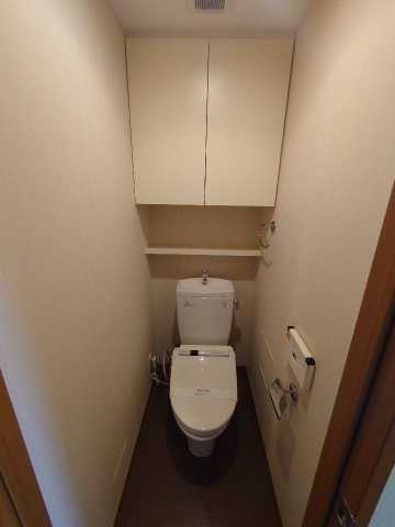 トイレ　別階層の写真になります。