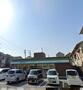 コンビニ　ファミリーマート東大阪六万寺町店（コンビニ）まで596m