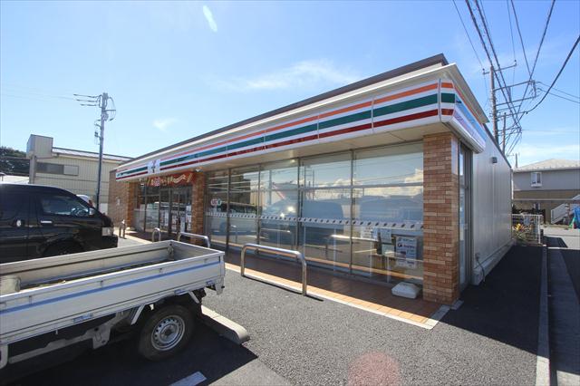 コンビニ　セブンイレブン（コンビニ）まで700m