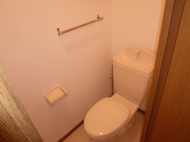 トイレ　別の部屋の写真です