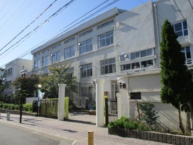 中学校　神戸市立湊川中学校（中学校）まで466m