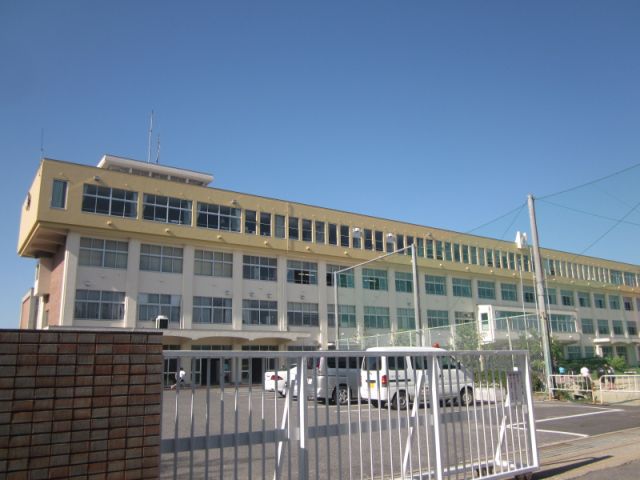 中学校　市立日進東中学校（中学校）まで1900m