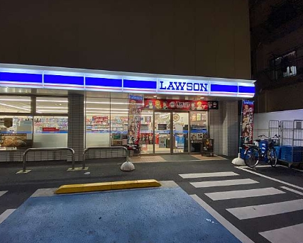 コンビニ　ローソン 足立梅島二丁目店（コンビニ）まで525m