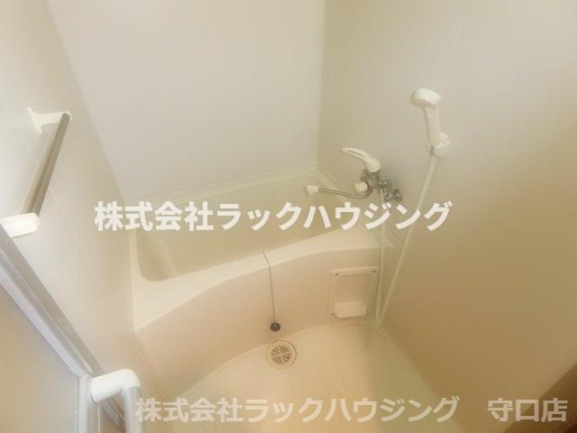 バス・シャワールーム　反転タイプ 同仕様写真となります。