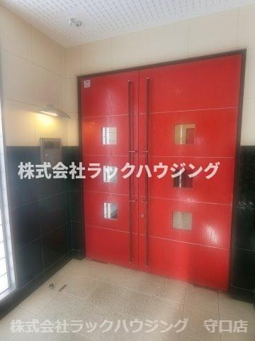 エントランス　【お部屋さがしはラックハウジングにお問合せ下さいませ♪】