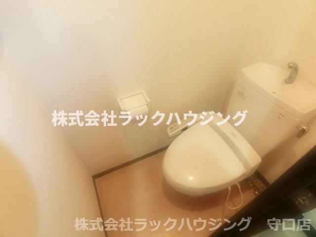 トイレ　反転タイプ 同仕様写真となります。