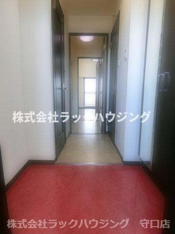 玄関　反転タイプ 同仕様写真となります。