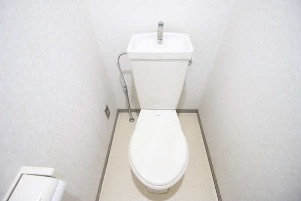 トイレ　※写真は別のお部屋です。
