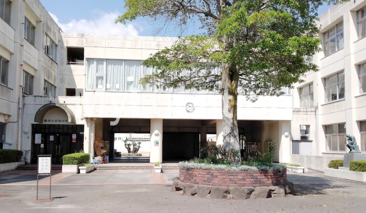 中学校　呉市立安浦中学校（中学校）まで1493m