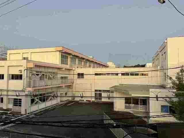 エントランス　袋井南小学校まで1100m