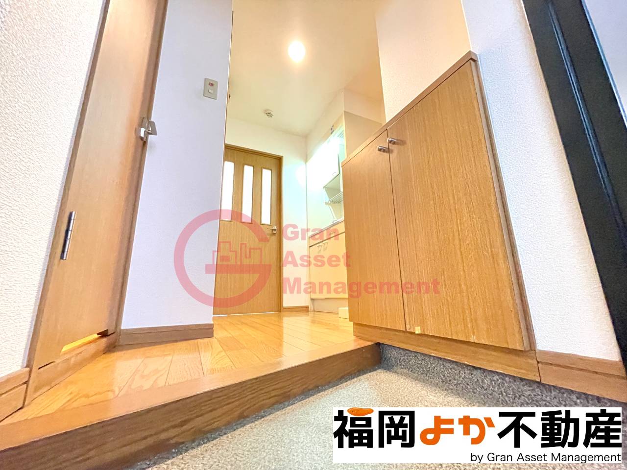 玄関　明るい玄関です