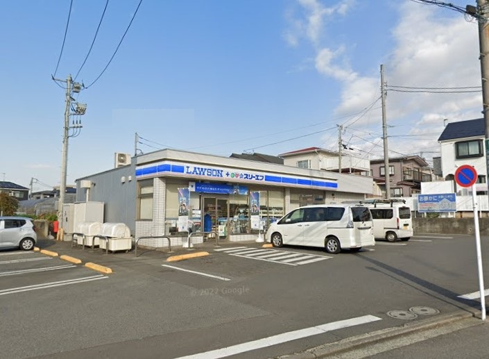 コンビニ　ローソン（コンビニ）まで740m