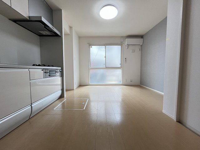 居室・リビング　こちらの居間で趣味の時間をお楽しみください