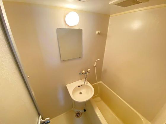 洗面設備　※別部屋の写真です