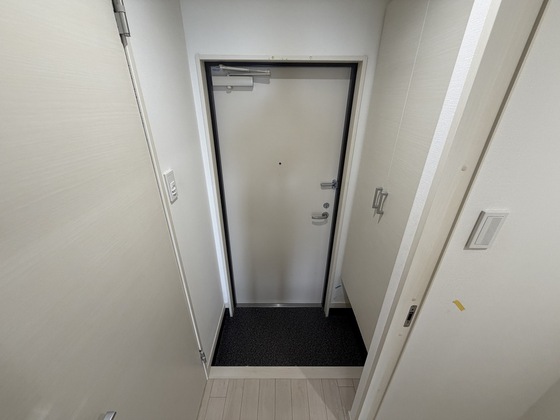 玄関　※別部屋の写真です