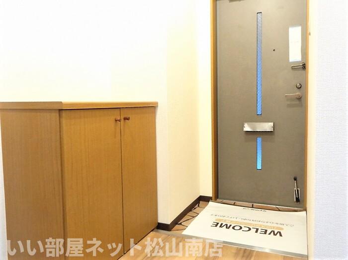 フォブール白石 A棟の玄関写真