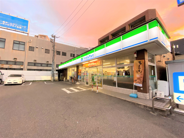 コンビニ　ファミリーマート昭和広見町二丁目店（コンビニ）まで402m