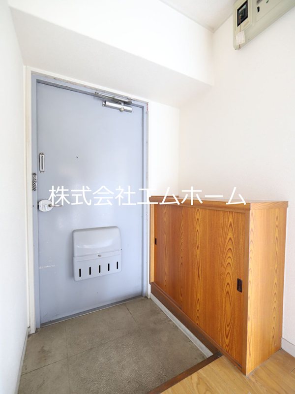 玄関　玄関　シューズボックス付